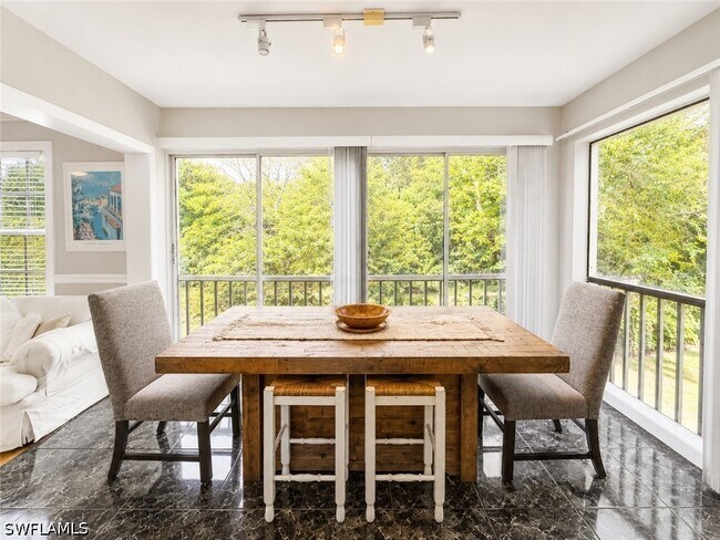 Building Photo - 112 Bobolink Way