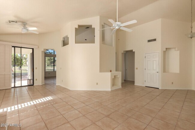 Building Photo - 4734 N Brookview Terrace