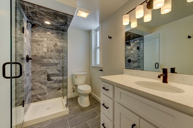 Building Photo - 616 Marine St