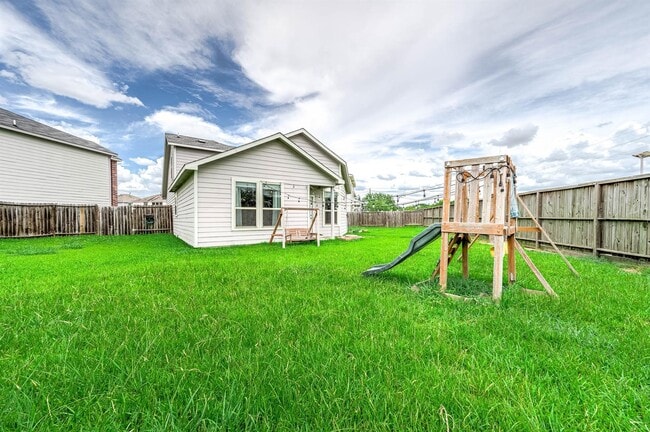 Building Photo - 14925 Gray Ridge Ln