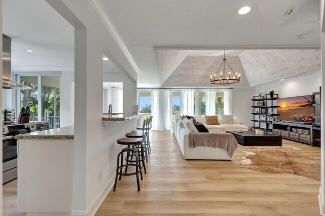 Building Photo - 11839 Pebblewood Dr