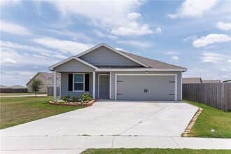 Building Photo - 13245 Wrangler St