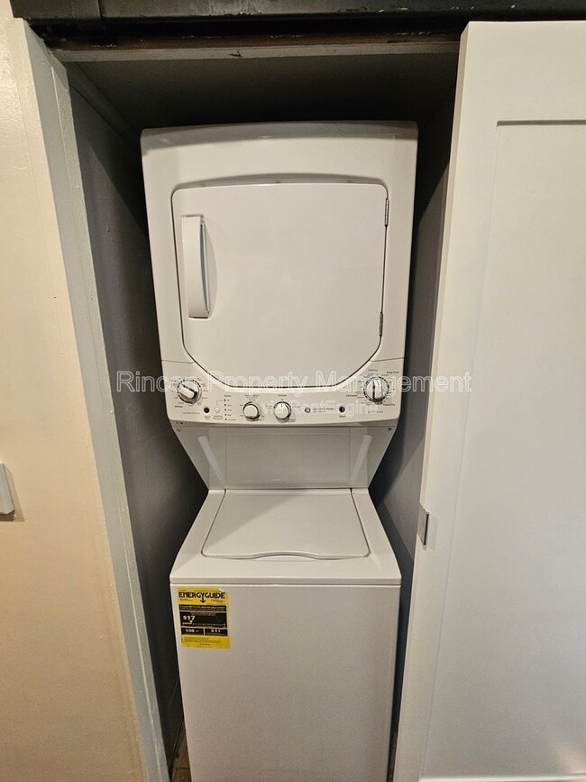 Building Photo - 2810 Sherwin Ave