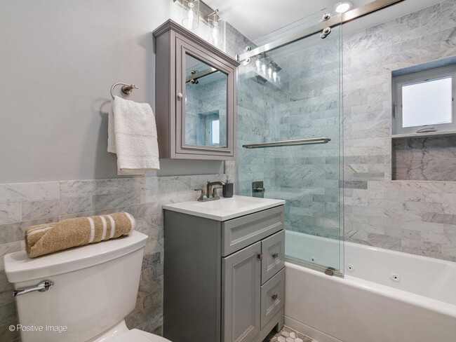 Building Photo - 7225 E Prairie Rd