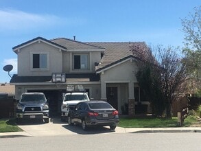 Building Photo - Cul de sac