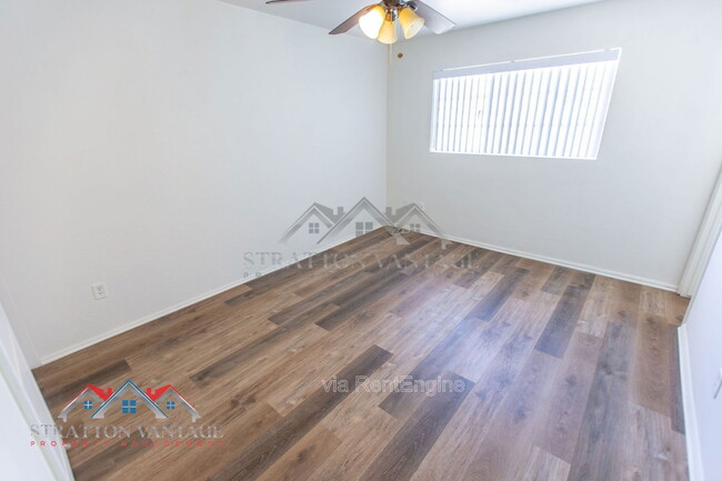 Building Photo - 8119 E Amelia Ave