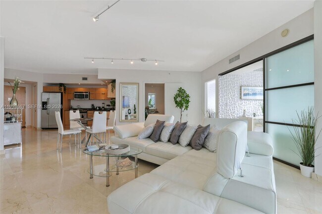 Building Photo - 350 S Miami Ave