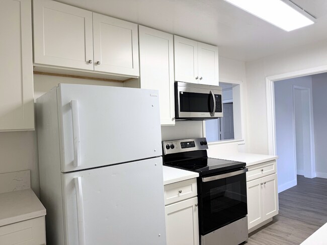 Building Photo - 3174 Ameno Rd