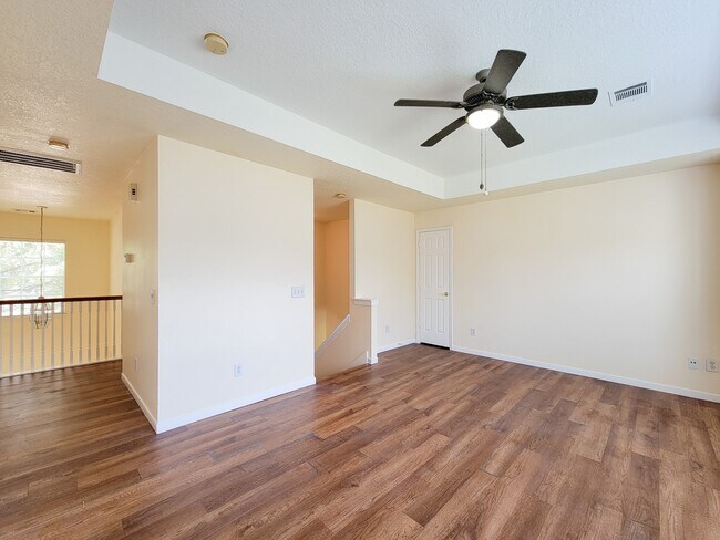 Building Photo - 11147 Carriage Lake Dr