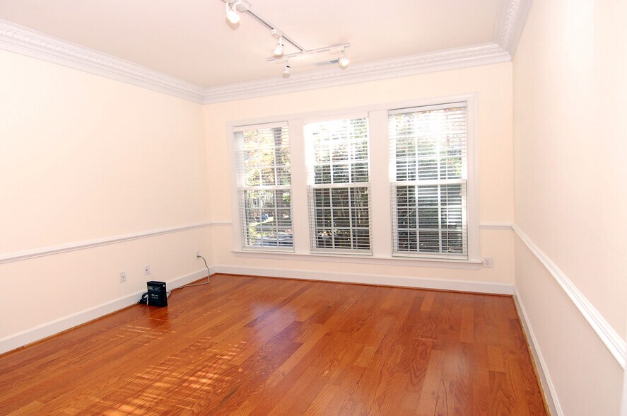 Building Photo - 3611 Lion Ridge Ct