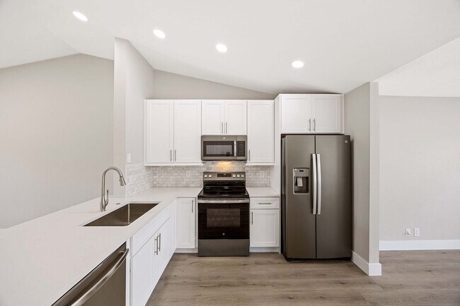 Building Photo - 707 Neapolitan Way