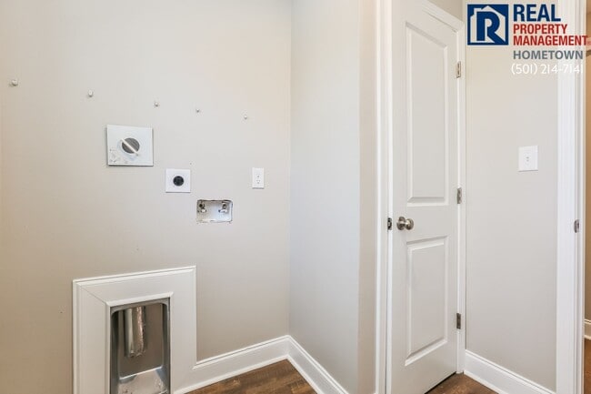 Building Photo - 875 Jane Dr