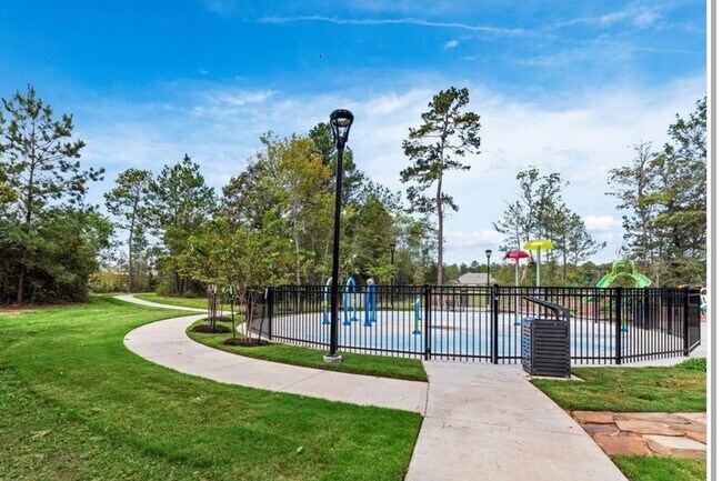 Building Photo - 447 Southern Magnolia Wy