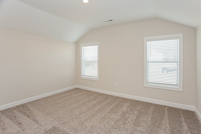 Building Photo - 136 Adams Tree Wy