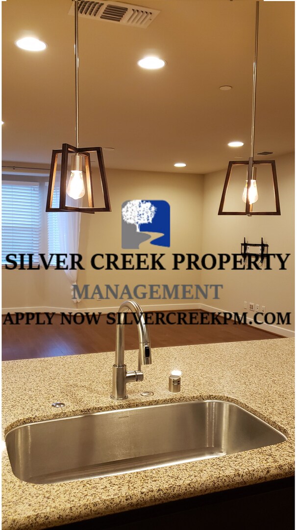 Building Photo - Appliances Included 3 BEDROOM HOME LOCATED IN DUBLIN!  - AVAILABLE ON NOV 15