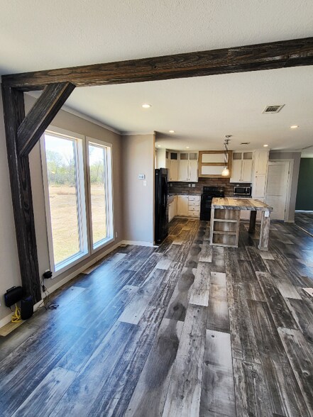 Building Photo - 10068 Hackelberg Rd