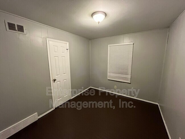 Building Photo - 2054 Pueblo Ave