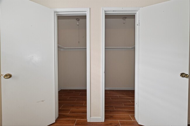 Building Photo - 10913 Bexley Dr