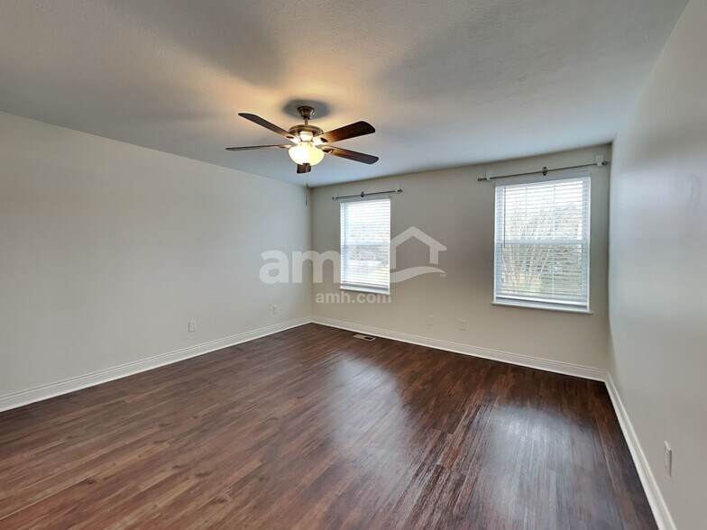 Building Photo - 1557 Pheasant Run Dr