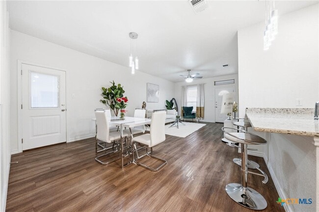 Building Photo - 5200 Rose Petal Ct