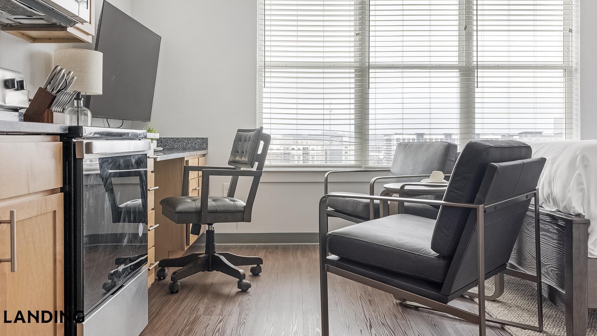 Building Photo - 302 13th St S