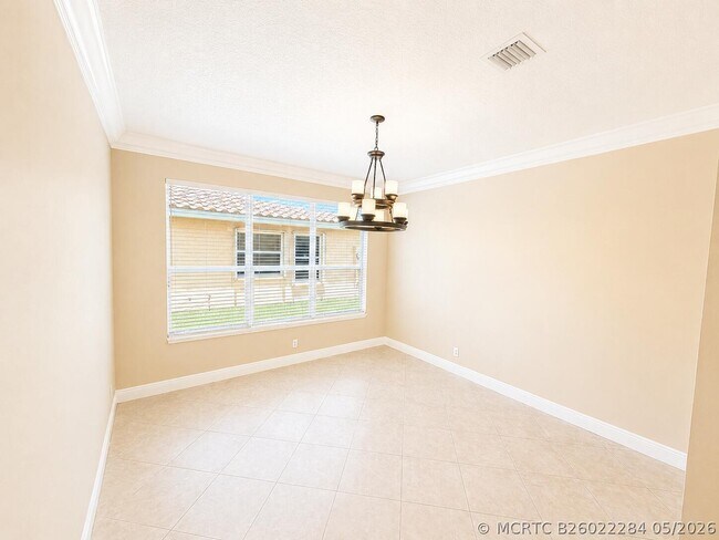 Building Photo - 740 SW 191st Ave