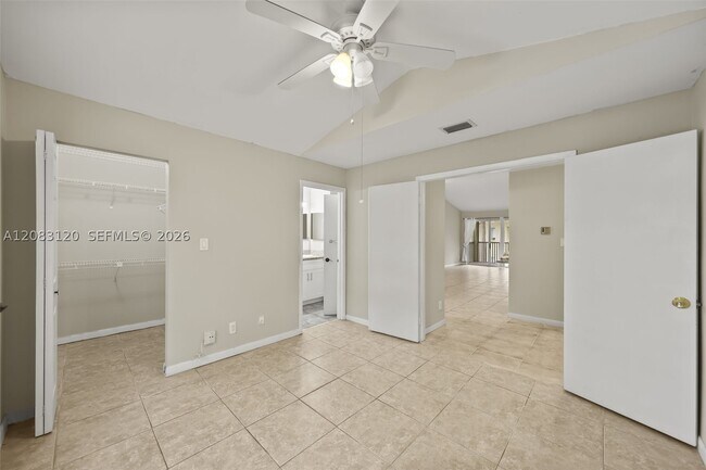 Building Photo - 1076 Coral Club Dr