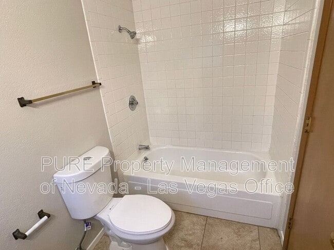 Building Photo - 2650 Sumac Ln