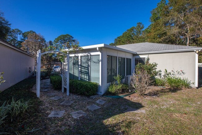 Building Photo - HIllcrest