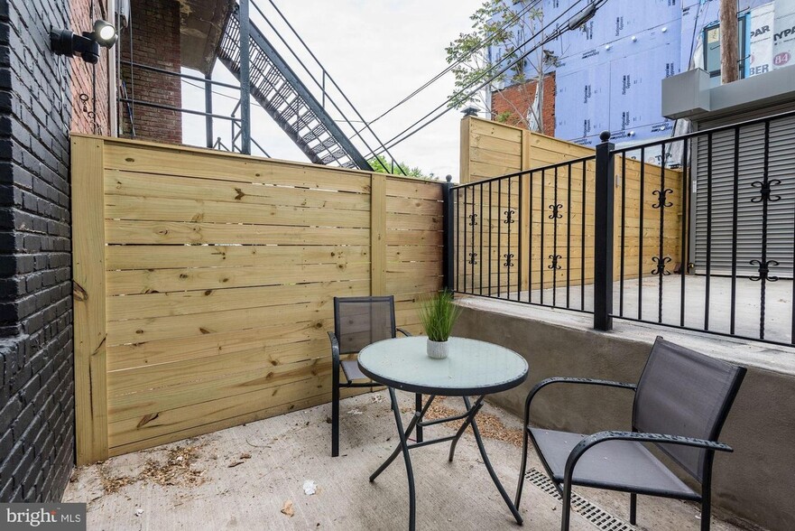 Private Patio - Perfect for a Summer Grill Out - 1808 Benning Rd NE