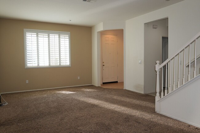 Building Photo - Spacious 3-Bedroom Townhome in the North Oaks Community