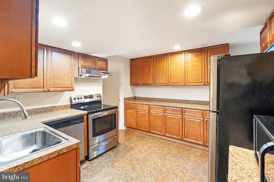 Building Photo - 8213 Crackling Fire Dr