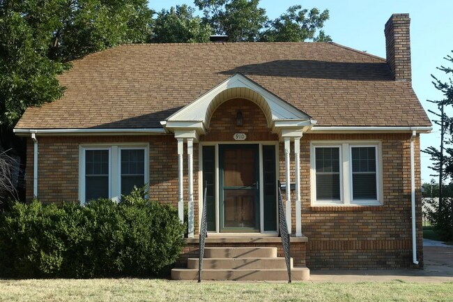 Building Photo - 910 W York Ave