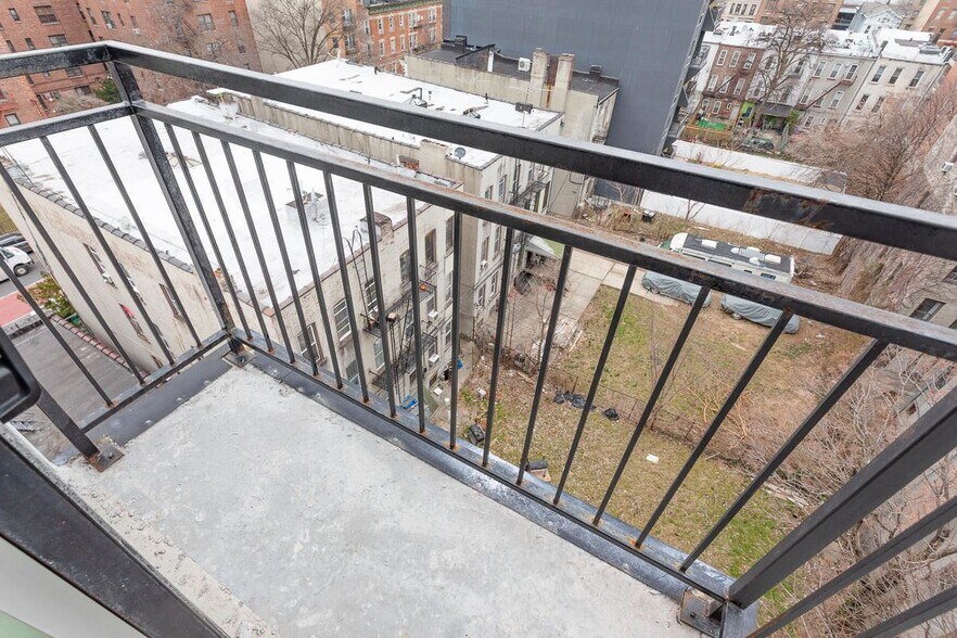 Building Photo - 171 Linden Blvd