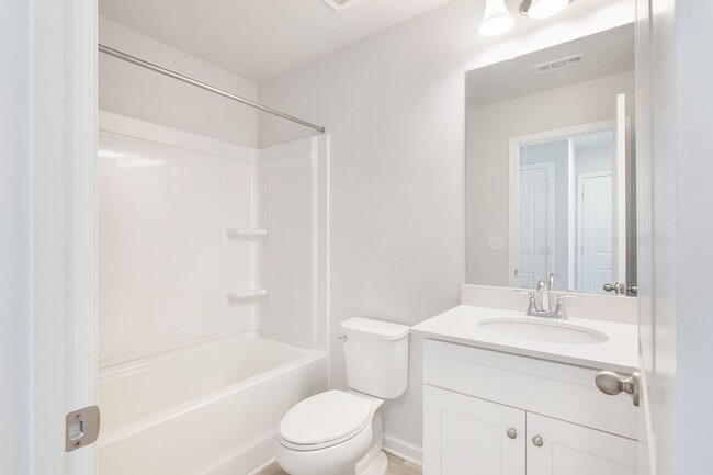 Building Photo - Newly Constructed 3bd/3.5ba w/ Gym, Min From Airport and Downtown Hapeville!