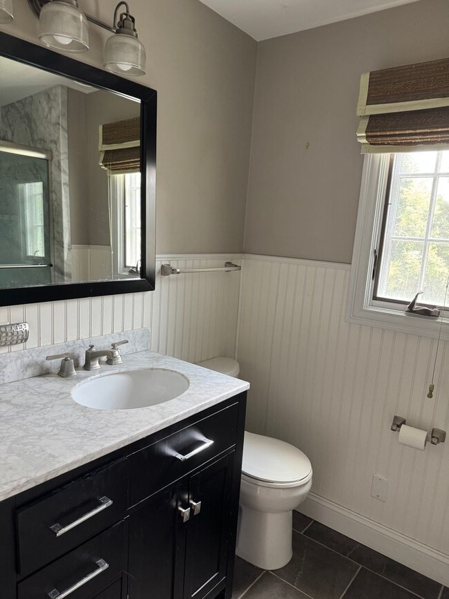 Building Photo - Brick Cape Cod in Upper Arlington School D...