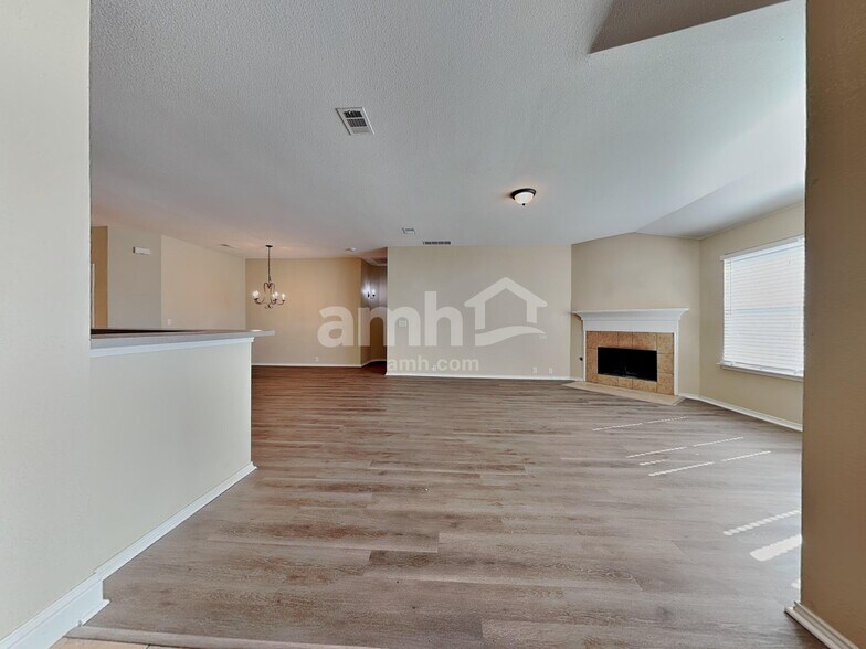 Building Photo - 1216 Mule Deer Dr