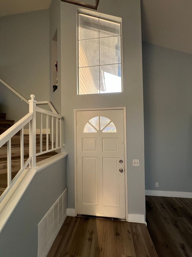 Building Photo - Beautiful Horsethief Canyon Ranch Home loc...