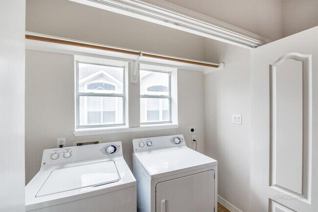 Building Photo - 126 Detering St