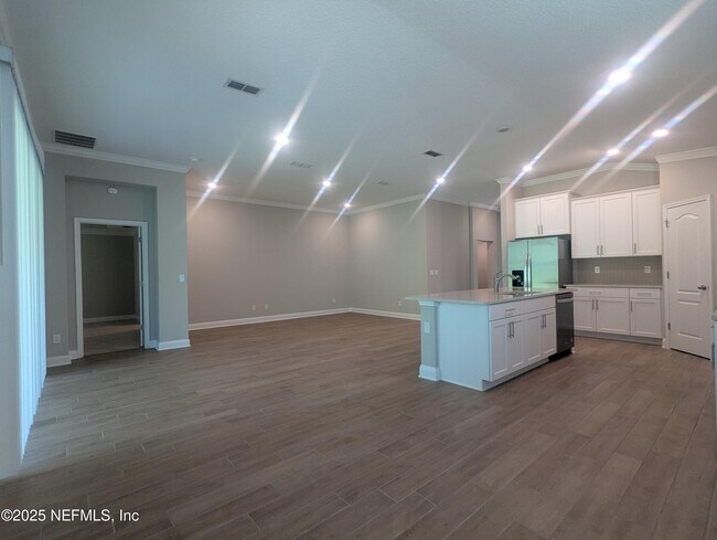 Building Photo - 116 Zancara St