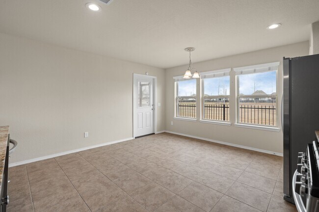 Building Photo - 2811 Cone Flower Dr