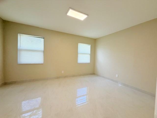 Building Photo - 53 NE 16th Pl