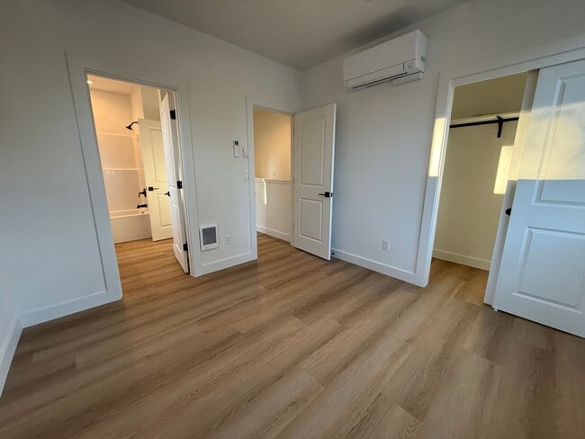 Building Photo - Brand New Modern 2 Bed/ 1 Bath Triplex - Near Old Mill District