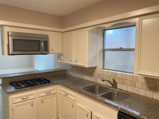 Building Photo - 3219 Ashmont Ln