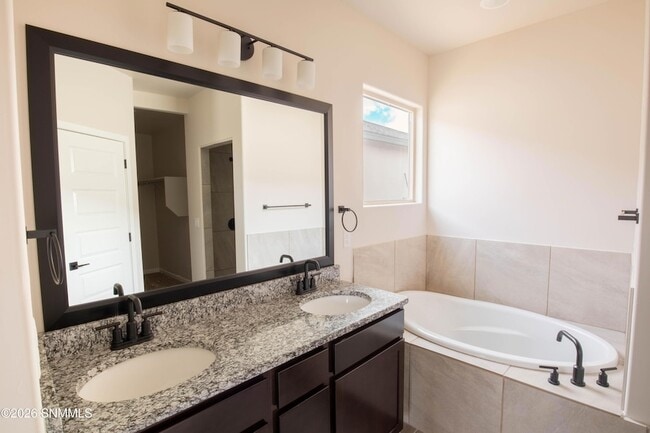 Building Photo - 4709 Elsinore Ave