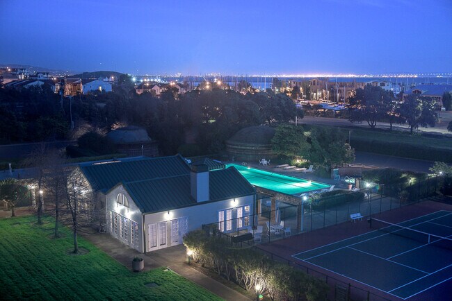 Building Photo - 1400 Pinnacle Ct