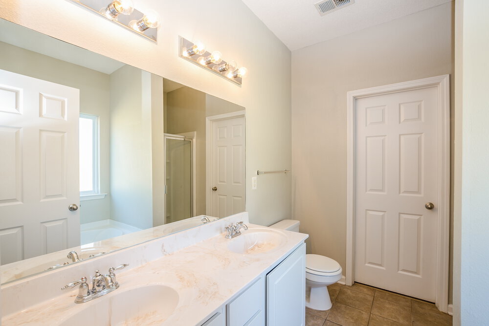 Building Photo - 9934 White Poplar Dr
