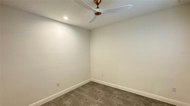 Building Photo - 14608 Barefoot Ln