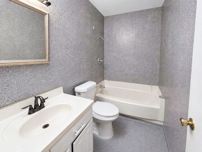 Building Photo - 915 Lemontree Dr