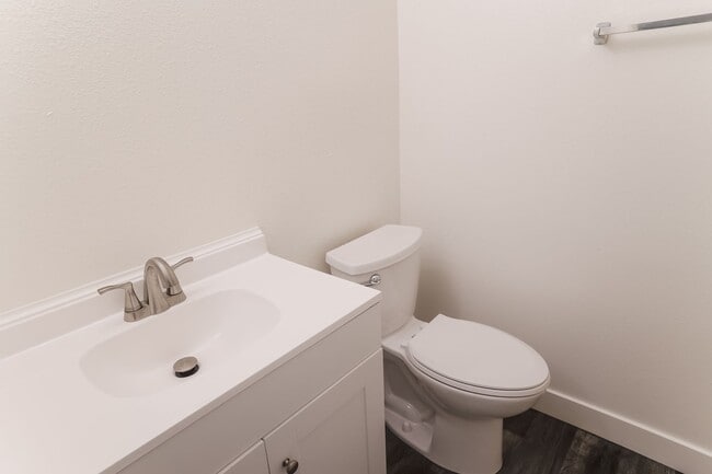 Building Photo - Downstairs 2-Bedroom Condo in Banning--55+ Gated Community!